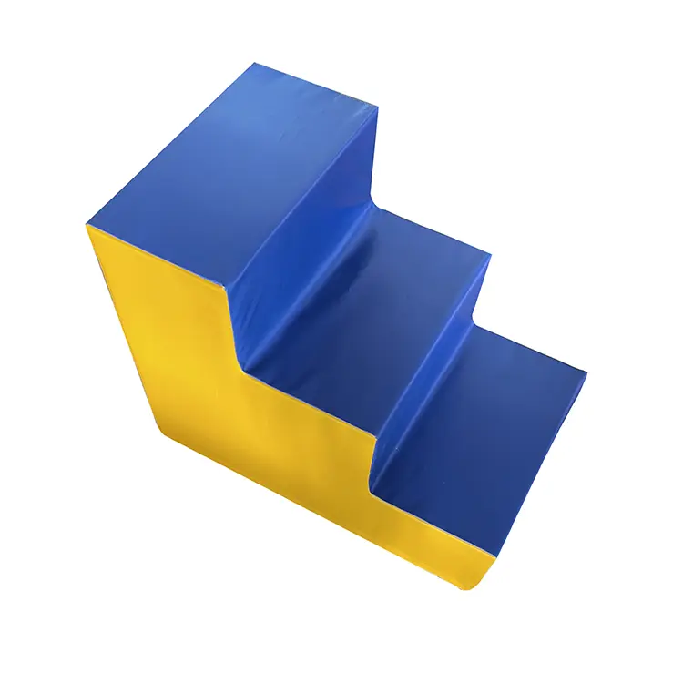 Trijų pakopų laiptai